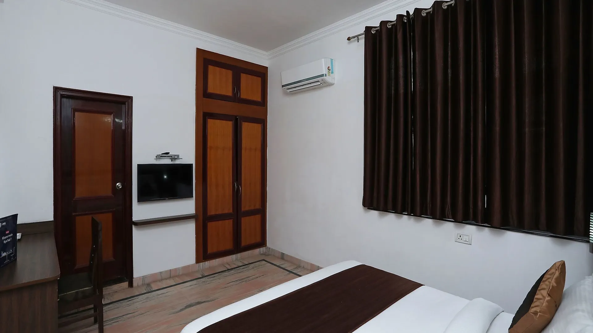 Oyo 15493 Marc Royal Hotel Agra
