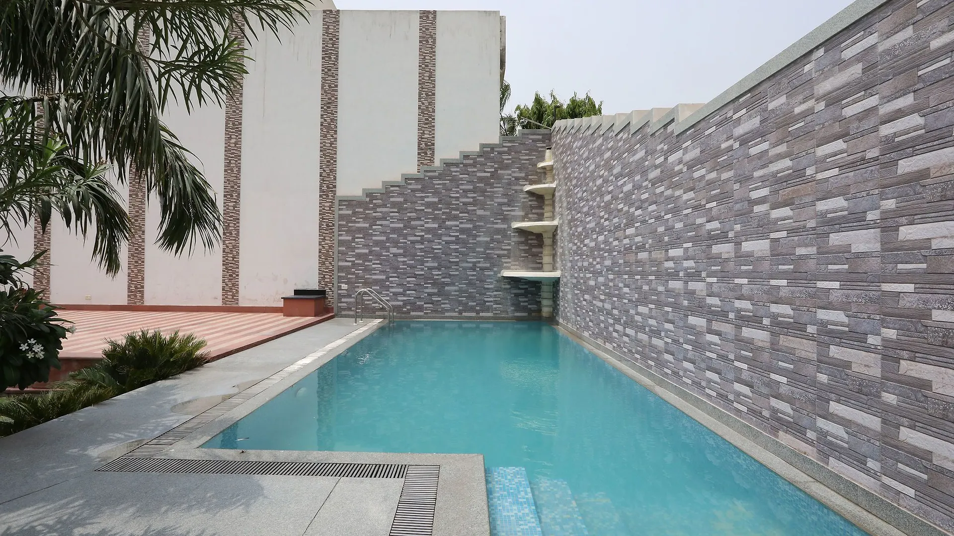 Oyo 15493 Marc Royal Hotel Agra  India
